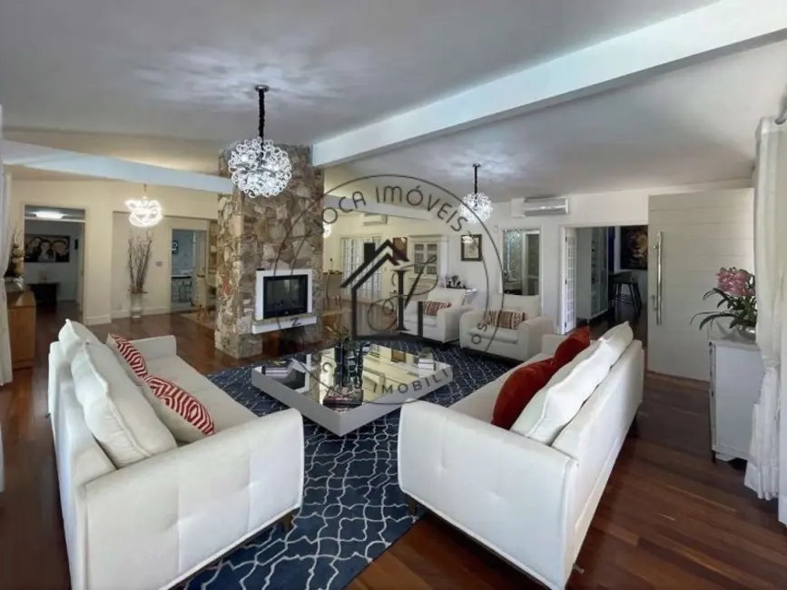 Casa com 4 quartos à venda, 2194m2 em Vila Santo Antônio, Cotia - SP - imagem 4 Foto 4 de Casa com 4 quartos à venda, 2194m2 em Vila Santo Antônio, Cotia - SP