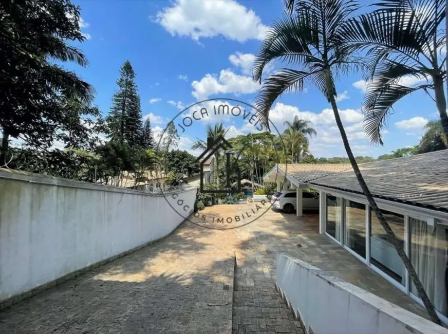 Casa com 4 quartos à venda, 2194m2 em Vila Santo Antônio, Cotia - SP - imagem 6 Foto 6 de Casa com 4 quartos à venda, 2194m2 em Vila Santo Antônio, Cotia - SP