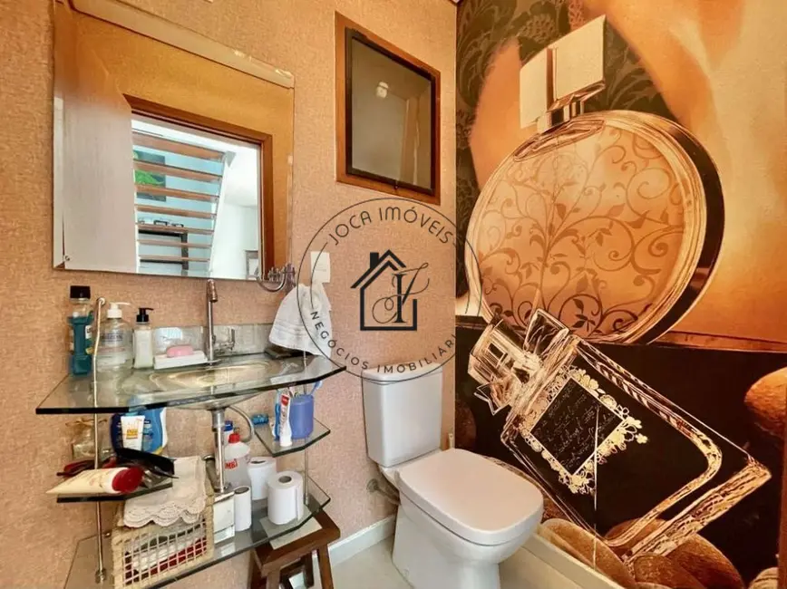 Foto 5 de Casa de Condomínio com 3 quartos à venda, 947m2 em Chácara das Paineiras, Carapicuiba - SP