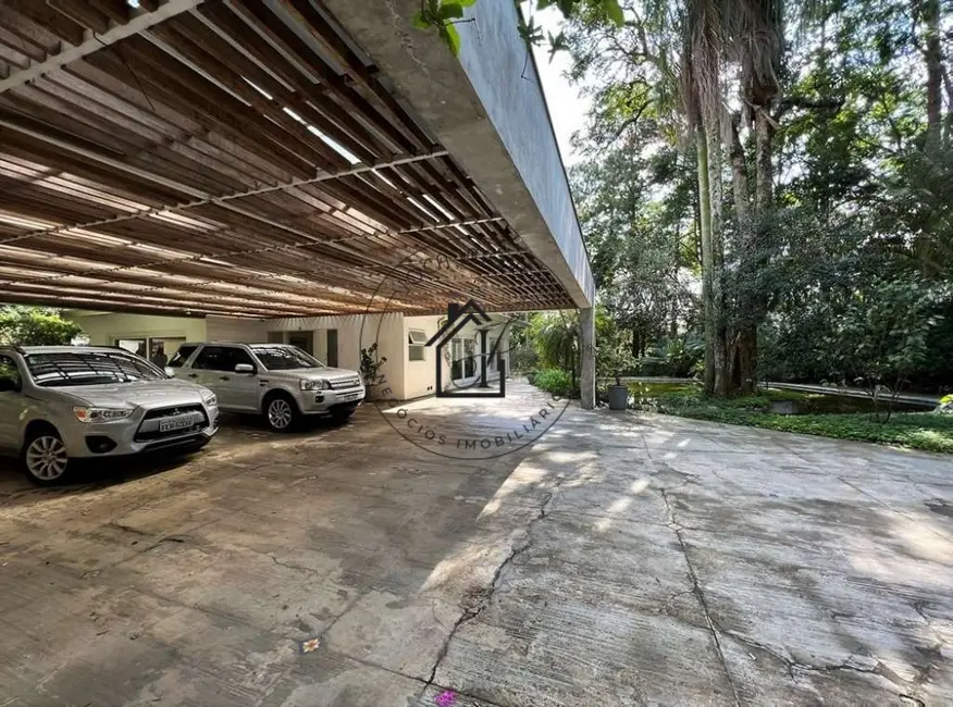 Casa com 6 quartos à venda, 4415m2 em Vila Santo Antônio, Cotia - SP - imagem 3 Foto 3 de Casa com 6 quartos à venda, 4415m2 em Vila Santo Antônio, Cotia - SP