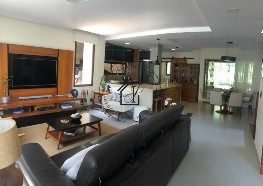 Casa de Condomínio com 3 quartos à venda, 907m2 em Chácara dos Junqueiras, Carapicuiba - SP - imagem 5 Foto 5 de Casa de Condomínio com 3 quartos à venda, 907m2 em Chácara dos Junqueiras, Carapicuiba - SP