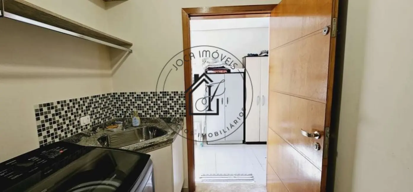 Foto 5 de Casa de Condomínio com 3 quartos à venda, 358m2 em Chácara Vale do Rio Cotia, Carapicuiba - SP