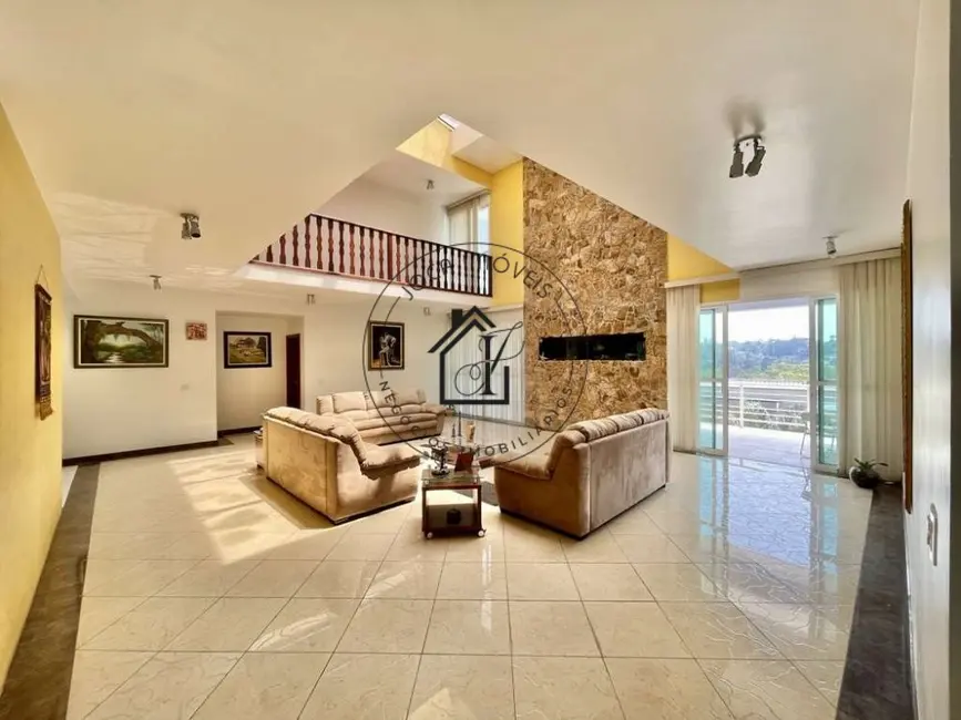 Casa de Condomínio com 6 quartos à venda, 1043m2 em Golf Gardens, Carapicuiba - SP - imagem 6 Foto 6 de Casa de Condomínio com 6 quartos à venda, 1043m2 em Golf Gardens, Carapicuiba - SP