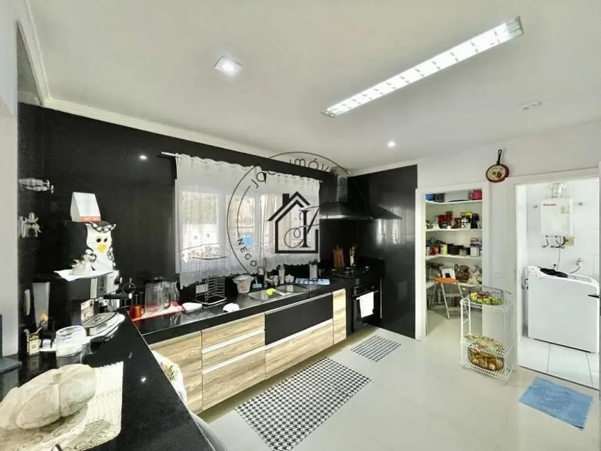 Casa de Condomínio com 4 quartos à venda, 360m2 em Granja Santa Maria, Carapicuiba - SP - imagem 7 Foto 7 de Casa de Condomínio com 4 quartos à venda, 360m2 em Granja Santa Maria, Carapicuiba - SP
