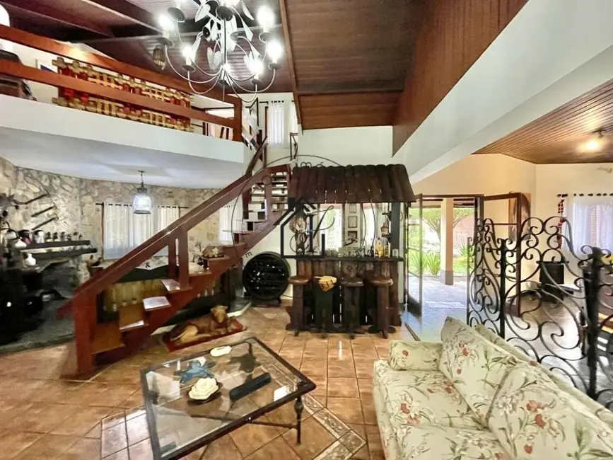 Foto 4 de Casa de Condomínio com 4 quartos à venda, 2000m2 em Chácara de La Rocca, Carapicuiba - SP