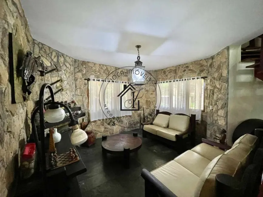 Foto 2 de Casa de Condomínio com 4 quartos à venda, 2000m2 em Chácara de La Rocca, Carapicuiba - SP