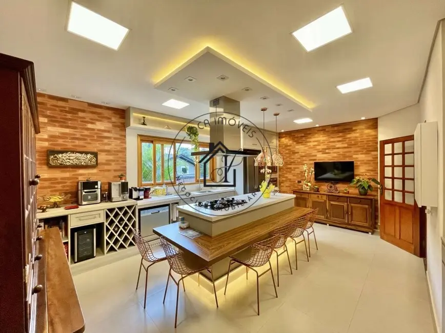 Foto 1 de Casa de Condomínio com 3 quartos à venda, 1440m2 em Chácara dos Lagos, Carapicuiba - SP
