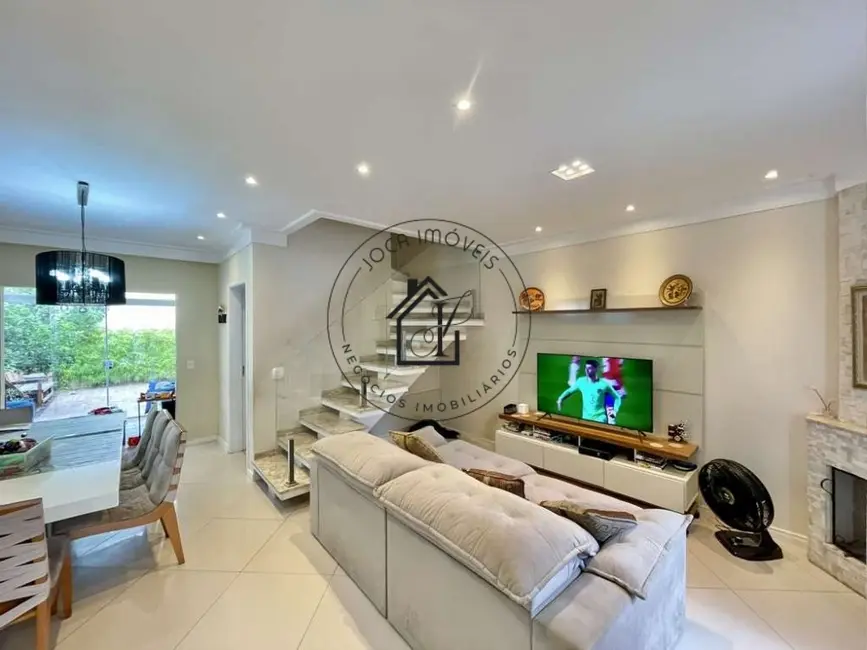 Casa de Condomínio com 3 quartos à venda, 129m2 em Jardim São Vicente, Cotia - SP - imagem 3 Foto 3 de Casa de Condomínio com 3 quartos à venda, 129m2 em Jardim São Vicente, Cotia - SP