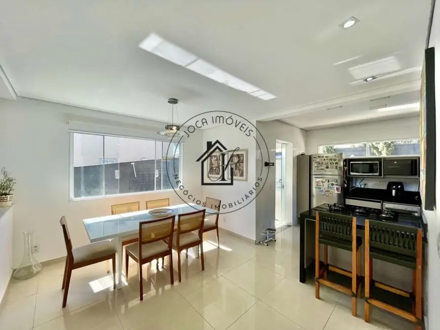 Foto 9 de Casa de Condomínio com 3 quartos à venda, 301m2 em Pitas, Cotia - SP