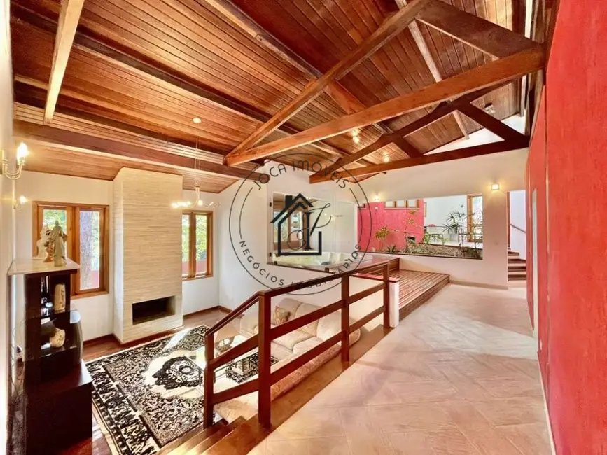Casa de Condomínio com 5 quartos à venda, 1580m2 em Águas da Fazendinha, Carapicuiba - SP - imagem 3 Foto 3 de Casa de Condomínio com 5 quartos à venda, 1580m2 em Águas da Fazendinha, Carapicuiba - SP