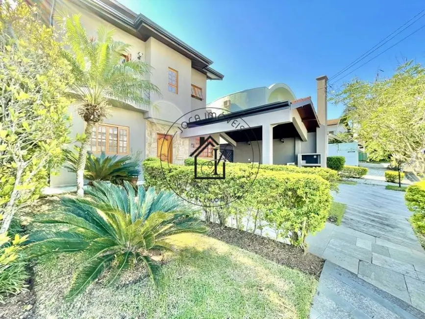 Casa de Condomínio com 3 quartos à venda, 384m2 em São Paulo II, Cotia - SP - imagem 3 Foto 3 de Casa de Condomínio com 3 quartos à venda, 384m2 em São Paulo II, Cotia - SP