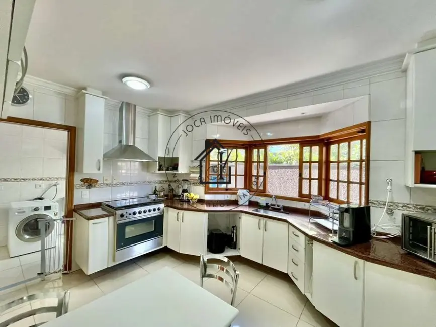 Casa de Condomínio com 3 quartos à venda, 384m2 em São Paulo II, Cotia - SP - imagem 9 Foto 9 de Casa de Condomínio com 3 quartos à venda, 384m2 em São Paulo II, Cotia - SP