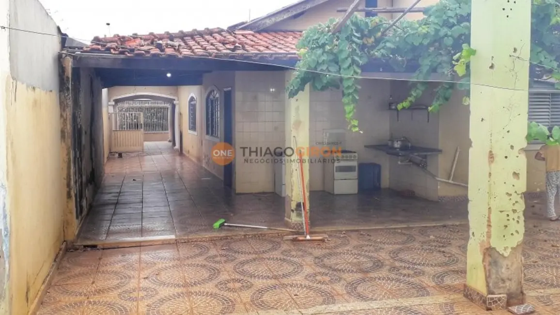 Foto 2 de Casa com 3 quartos à venda, 300m2 em Ipanema, Aracatuba - SP