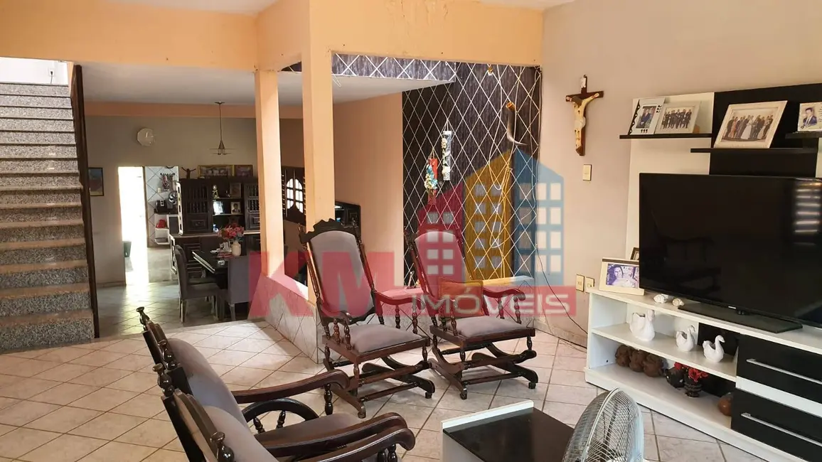 Foto 3 de Casa com 6 quartos à venda, 323m2 em Presidente Costa e Silva, Mossoro - RN