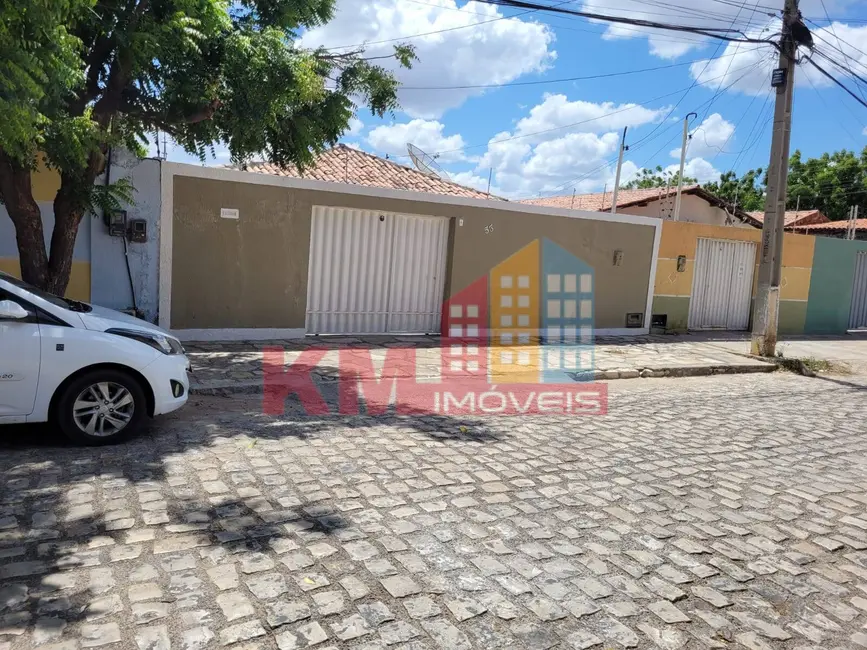 Foto 2 de Casa com 2 quartos à venda, 100m2 em Mossoro - RN