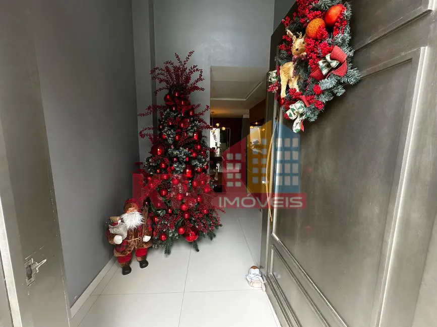 Foto 2 de Casa de Condomínio com 4 quartos para alugar, 280m2 em Nova Betânia, Mossoro - RN