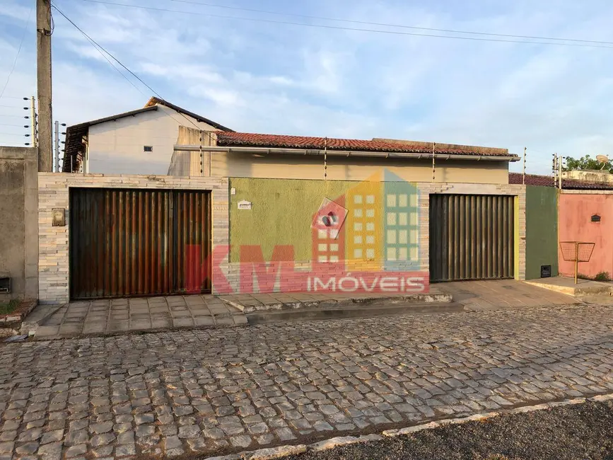Foto 1 de Casa com 2 quartos à venda, 175m2 em Presidente Costa e Silva, Mossoro - RN