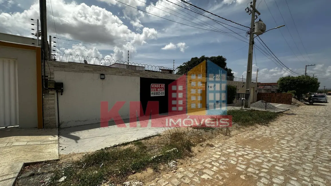 Foto 1 de Casa com 3 quartos à venda em Mossoro - RN