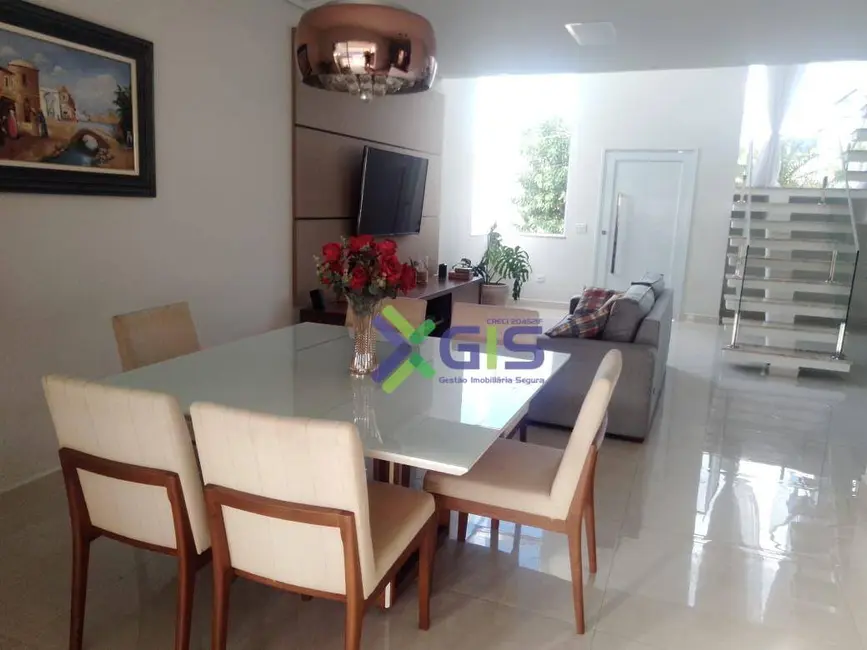 Casa de Condomínio com 3 quartos à venda, 250m2 em Atibaia - SP - imagem 4 Foto 4 de Casa de Condomínio com 3 quartos à venda, 250m2 em Atibaia - SP