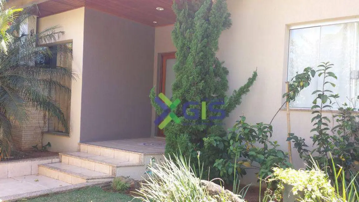 Foto 2 de Casa com 3 quartos à venda, 1000m2 em Vila Santista, Atibaia - SP