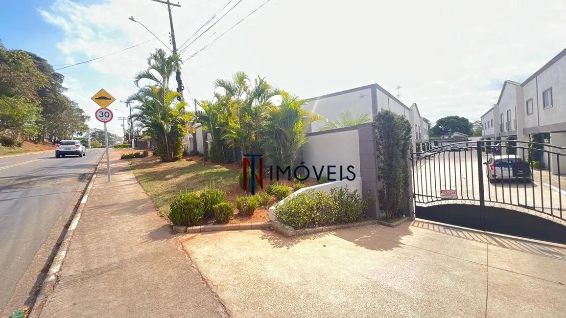 Foto 9 de Casa de Condomínio com 2 quartos para alugar, 100m2 em Jardim Estância Brasil, Atibaia - SP