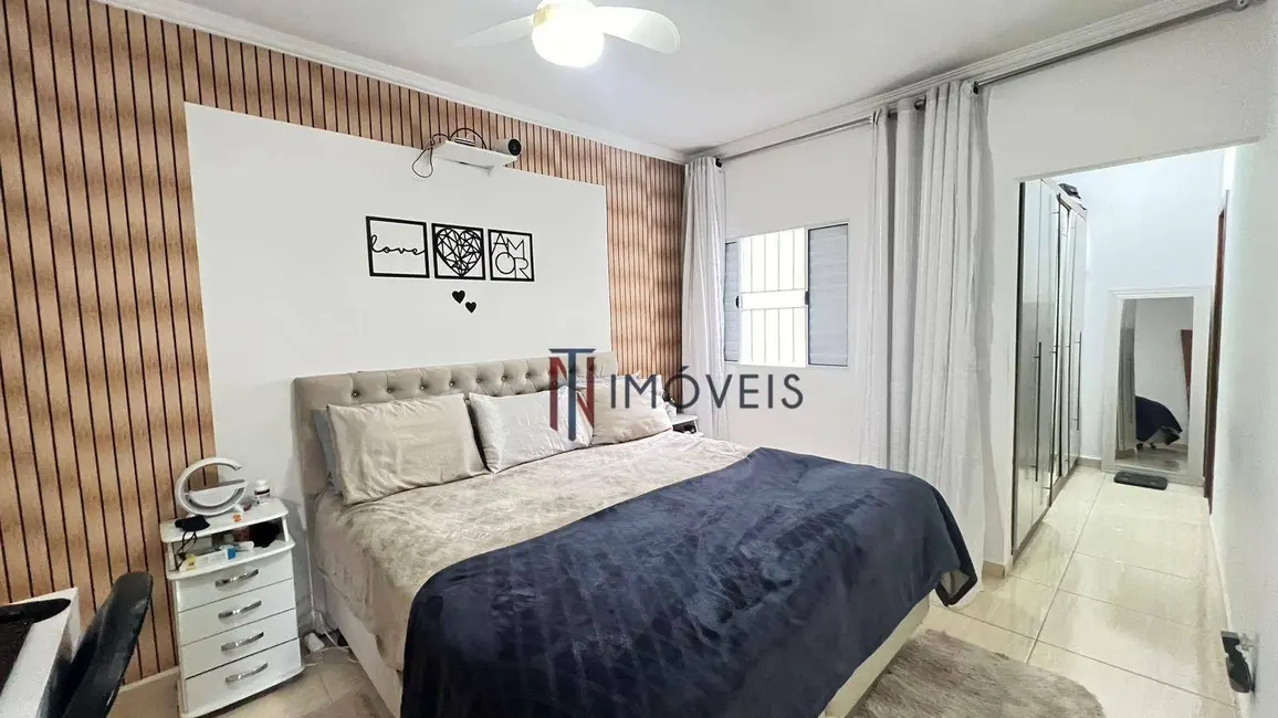 Foto 1 de Casa com 2 quartos à venda, 210m2 em Bom Jesus Dos Perdoes - SP