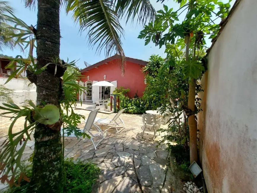 Foto 1 de Casa com 3 quartos à venda, 300m2 em Ubatuba - SP