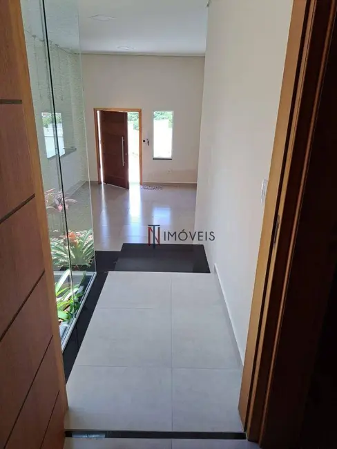 Foto 2 de Casa com 3 quartos à venda, 200m2 em Bom Jesus Dos Perdoes - SP