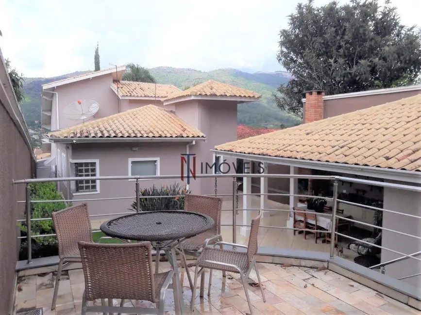 Foto 1 de Casa com 4 quartos à venda, 600m2 em Vila Petrópolis, Atibaia - SP