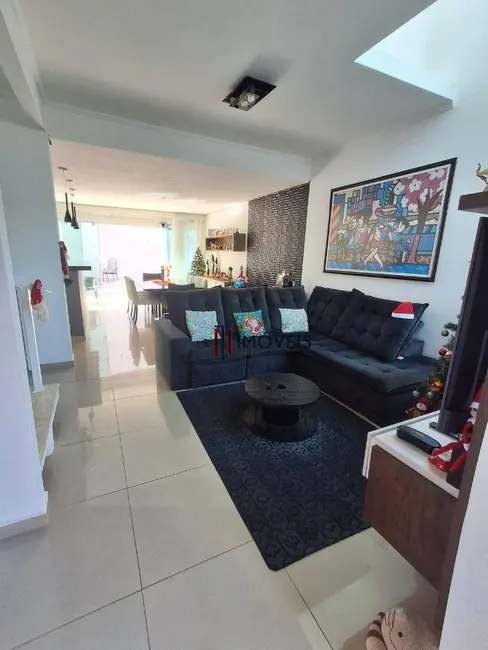 Foto 8 de Sobrado com 3 quartos à venda, 296m2 em Jardim Maristela, Atibaia - SP