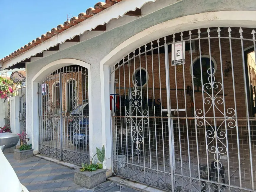 Casa com 4 quartos para alugar, 219m2 em Alvinópolis, Atibaia - SP - imagem 3 Foto 3 de Casa com 4 quartos para alugar, 219m2 em Alvinópolis, Atibaia - SP