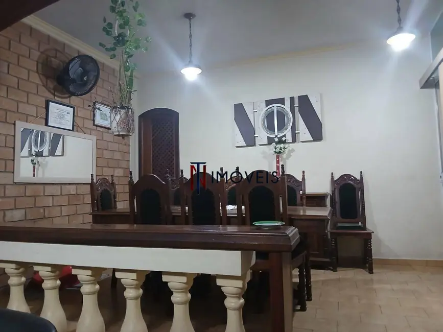 Casa com 4 quartos para alugar, 219m2 em Alvinópolis, Atibaia - SP - imagem 5 Foto 5 de Casa com 4 quartos para alugar, 219m2 em Alvinópolis, Atibaia - SP