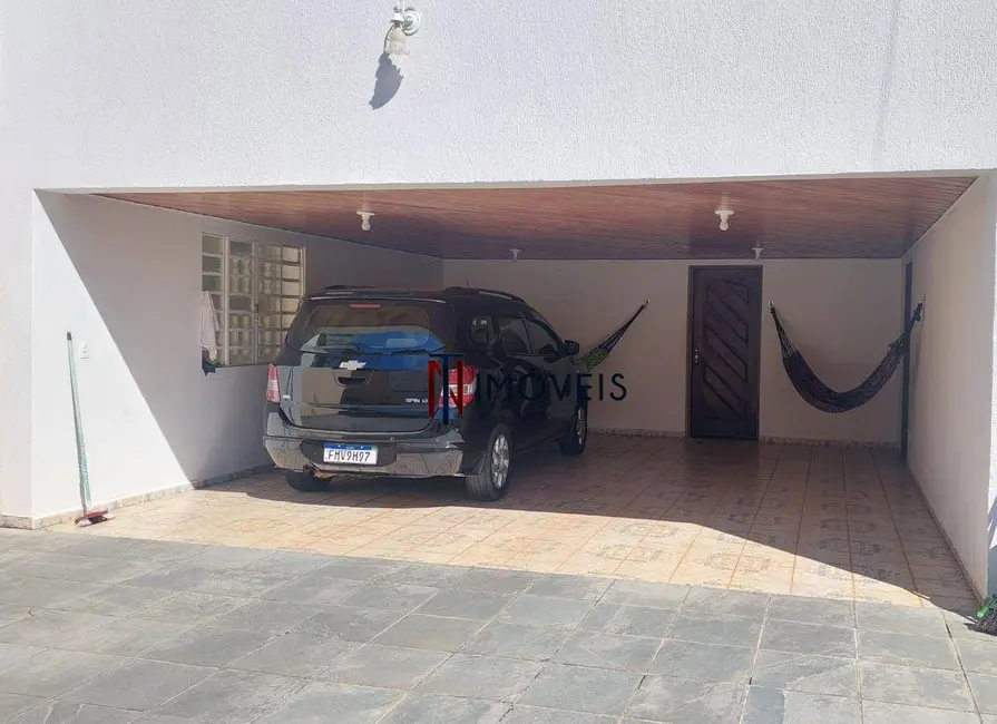 Sobrado com 4 quartos à venda, 345m2 em Jardim das Cerejeiras, Atibaia - SP - imagem 2 Foto 2 de Sobrado com 4 quartos à venda, 345m2 em Jardim das Cerejeiras, Atibaia - SP