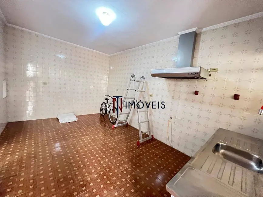 Casa com 3 quartos para alugar, 300m2 em Alvinópolis, Atibaia - SP - imagem 9 Foto 9 de Casa com 3 quartos para alugar, 300m2 em Alvinópolis, Atibaia - SP