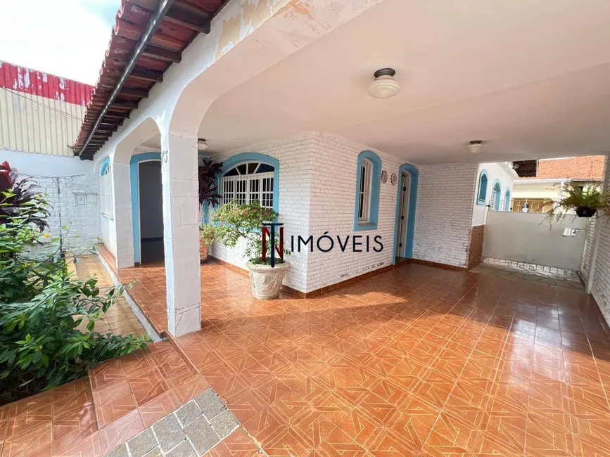 Casa com 3 quartos para alugar, 300m2 em Alvinópolis, Atibaia - SP - imagem 1 Foto 1 de Casa com 3 quartos para alugar, 300m2 em Alvinópolis, Atibaia - SP