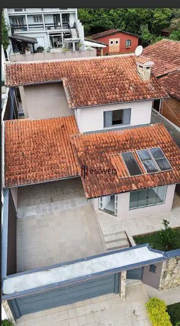 Sobrado com 3 quartos à venda, 360m2 em Parque Arco Iris, Atibaia - SP - imagem 3 Foto 3 de Sobrado com 3 quartos à venda, 360m2 em Parque Arco Iris, Atibaia - SP