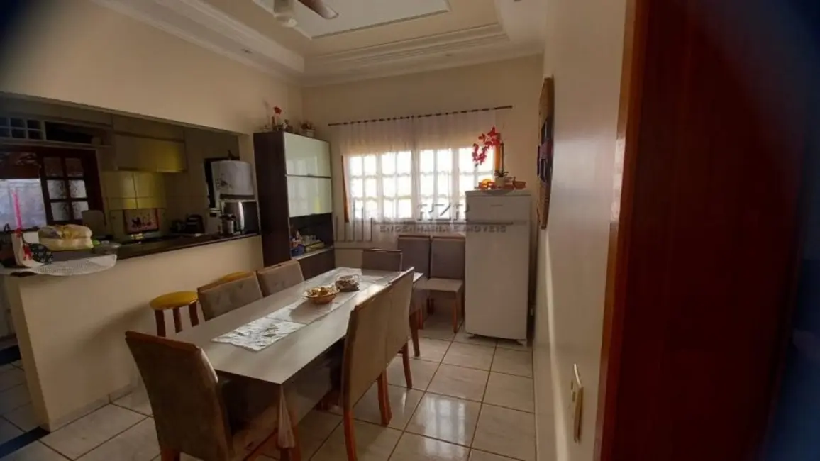 Foto 1 de Casa com 3 quartos à venda, 200m2 em Luis Antonio - SP