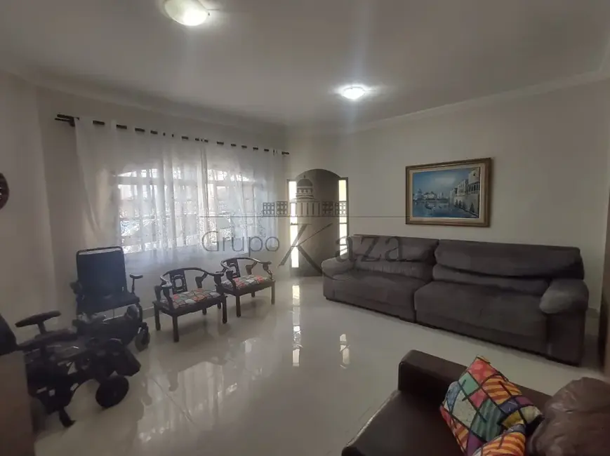 Foto 1 de Casa com 9 quartos à venda, 250m2 em Sao Jose Dos Campos - SP