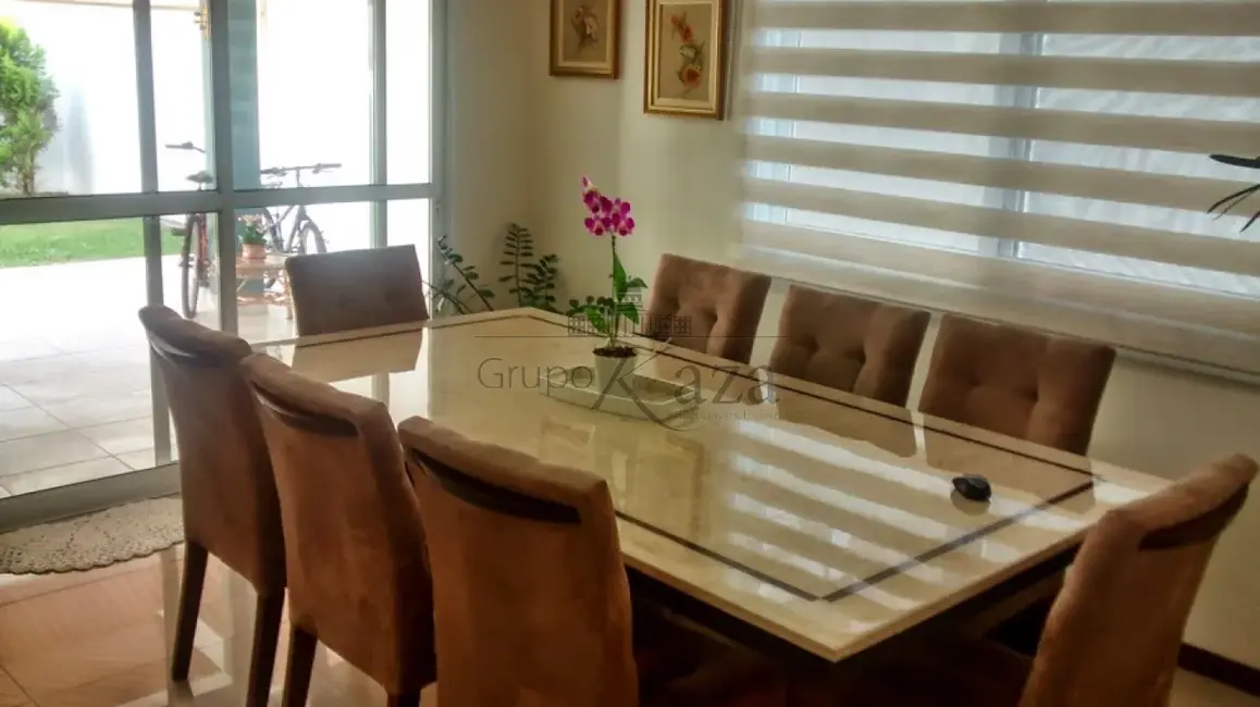 Foto 2 de Casa de Condomínio com 4 quartos para alugar, 250m2 em Sao Jose Dos Campos - SP