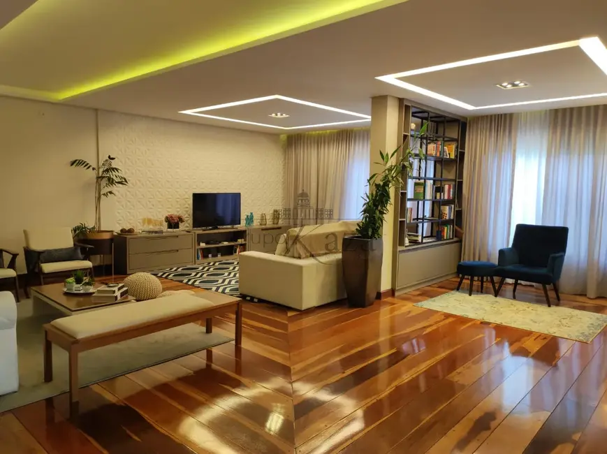 Foto 1 de Casa com 4 quartos para alugar, 285m2 em Sao Jose Dos Campos - SP