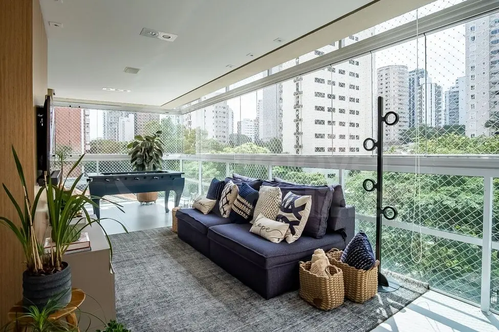 Apartamento com 4 quartos à venda, 215m2 em Moema, São Paulo - SP - imagem 8 Foto 8 de Apartamento com 4 quartos à venda, 215m2 em Moema, São Paulo - SP