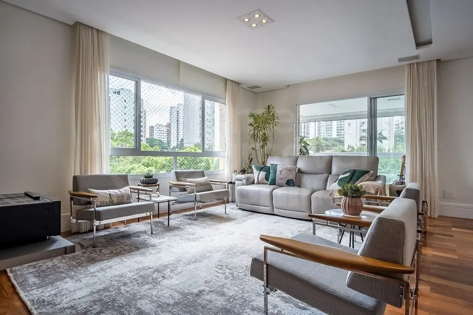 Apartamento com 4 quartos à venda, 215m2 em Moema, São Paulo - SP - imagem 1 Foto 1 de Apartamento com 4 quartos à venda, 215m2 em Moema, São Paulo - SP