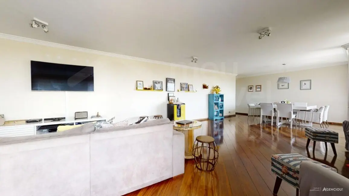 Foto 2 de Apartamento com 4 quartos à venda, 220m2 em São Paulo - SP