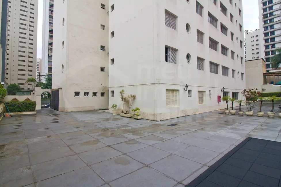 Foto 8 de Apartamento com 2 quartos à venda, 77m2 em Moema, São Paulo - SP