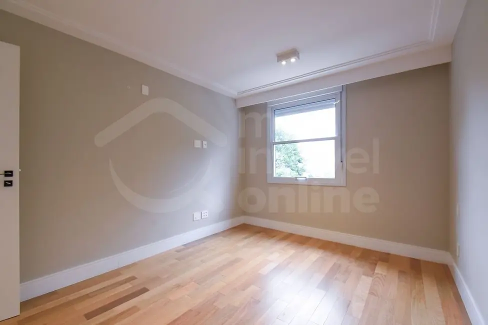 Apartamento com 3 quartos à venda, 212m2 em Higienópolis, São Paulo - SP - imagem 4 Foto 4 de Apartamento com 3 quartos à venda, 212m2 em Higienópolis, São Paulo - SP