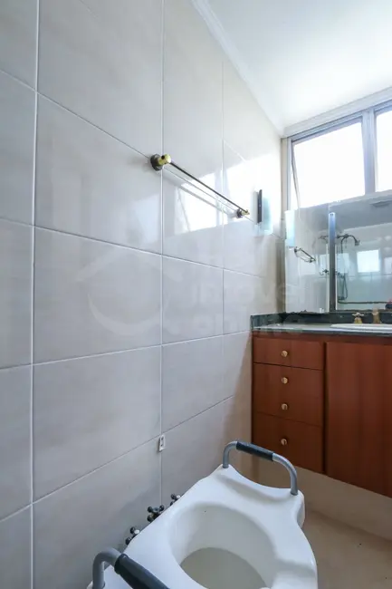 Apartamento com 3 quartos à venda, 205m2 em Alto de Pinheiros, São Paulo - SP - imagem 3 Foto 3 de Apartamento com 3 quartos à venda, 205m2 em Alto de Pinheiros, São Paulo - SP