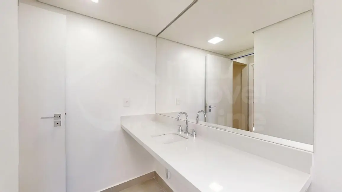 Apartamento com 2 quartos à venda, 64m2 em Vila Olímpia, São Paulo - SP - imagem 3 Foto 3 de Apartamento com 2 quartos à venda, 64m2 em Vila Olímpia, São Paulo - SP