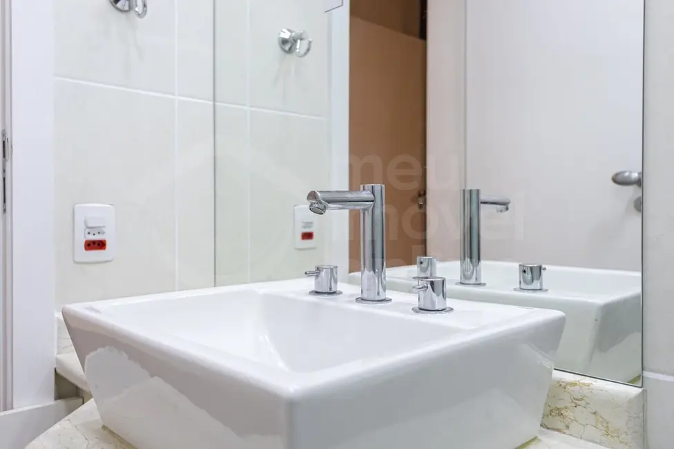 Apartamento com 4 quartos à venda, 135m2 em Aclimação, São Paulo - SP - imagem 5 Foto 5 de Apartamento com 4 quartos à venda, 135m2 em Aclimação, São Paulo - SP