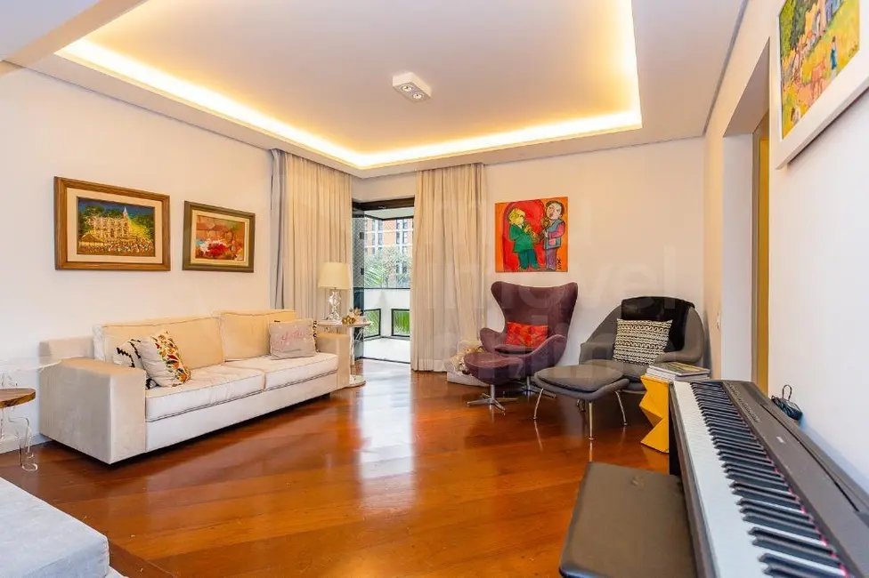 Foto 6 de Apartamento com 4 quartos à venda, 220m2 em Moema, São Paulo - SP