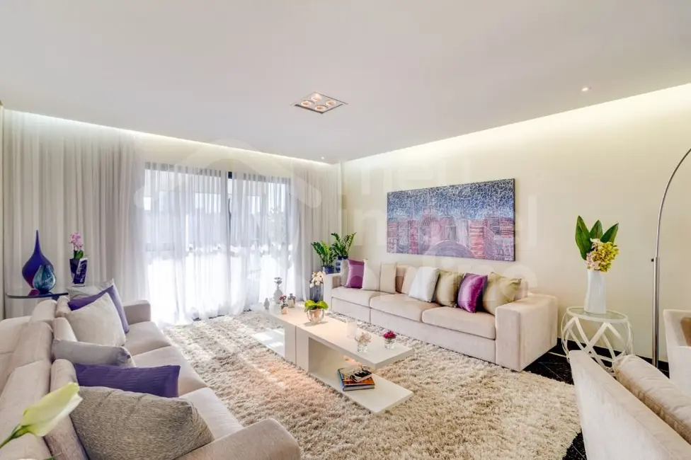 Apartamento com 3 quartos à venda, 248m2 em Moema, São Paulo - SP - imagem 3 Foto 3 de Apartamento com 3 quartos à venda, 248m2 em Moema, São Paulo - SP